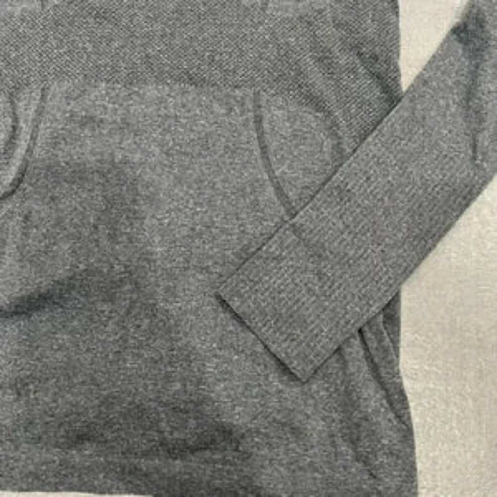 Women's Long-Sleeve Crew Neck Sweater - Gray